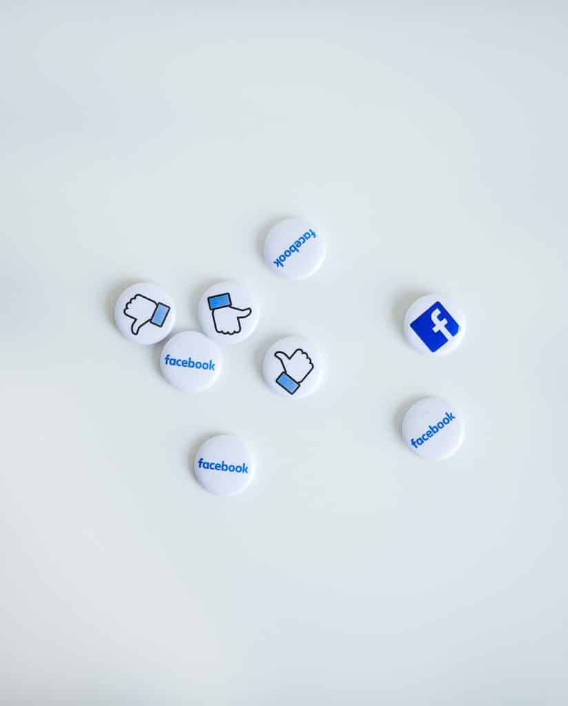 buttons featuring facebook icons.